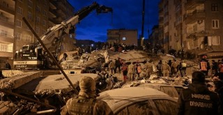 Prof. Naci Görür’den uyarı! Evinizi terk edin! Barajlar kontrol edilmeli!