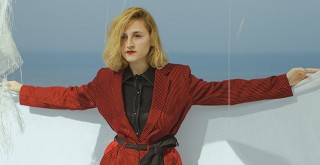 “Gözlerin”i yeniden yorumladı