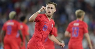 Siyah-beyazlı formayı giyeceğim