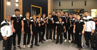 Beşiktaş Güreş Takımı ile Başkan Çebi buluştu