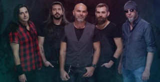 Radyo Beşiktaş'ta Yüksek Sadakat dinliyoruz!