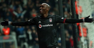 Beşiktaşla sözleşme uzatmak için görüştü