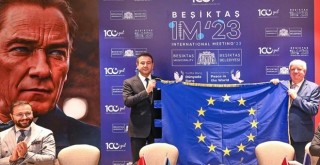 Beşiktaş'a Şeref Bayrağı!