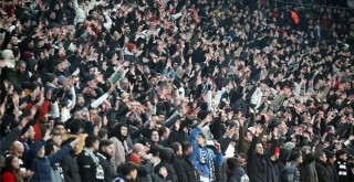 Beşiktaş'ta taraftardan şok protesto!