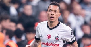 Adriano ile yollar ayrıldı