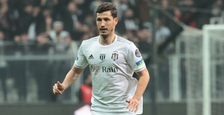 Beşiktaş'ta Salih Uçan ön plana çıktı