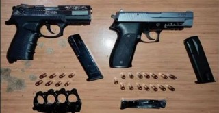 Suikaste dakikalar kala silahlarla yakalandılar