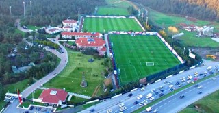 Tesisler siyah-beyazlı futbolcuları bekliyor