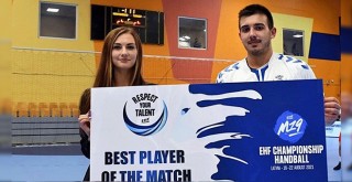 Siyah-beyazlı hentbolcu Gökay Bilim'e iki kez en iyi oyuncu ödülü