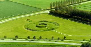 ÖZEL HABER: Robert Morris ve Arazi Sanatı