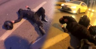 Kaza yapan motosikletliler metrelerce sürüklendi