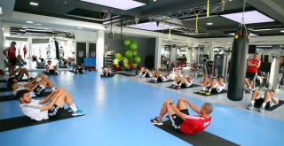 Salonda kondisyon çalıştılar