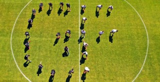Siyah-beyazlı futbolcular George Floyd’u andı