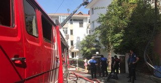 Dört katlı binadaki yangın korkuttu