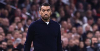Beşiktaş'ta Giovanni Van Bronckhorst'tan büyük değişiklik!