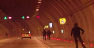 Dolmabahçe Tüneli'nde 5 gencin tehlikeli oyunu