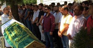 Beşiktaş'ta denizde boğulan genç toprağa verildi