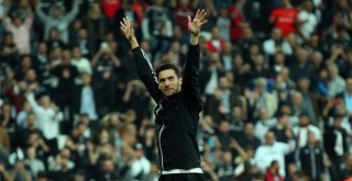 İlk derbide golünü attı