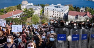 Beşiktaş'taki Boğaziçi Üniversitesi'nde olaylar sürüyor