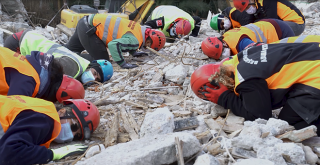Beşiktaş'ta deprem tatbikatı düzenlendi