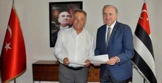 Ahmet Nur Çebi adaylık başvurusunu yaptı