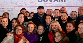 Genç Başkan demokrasi nöbetinde!