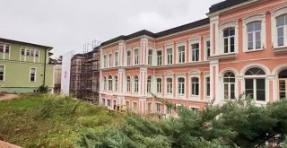 Yıldız Sarayı'ndaki restorasyonda 19.yüzyıla ait süslemeler bulundu