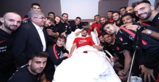 A Milli Takım Dorukhan'ı yalnız bırakmadı