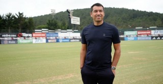 Bronckhorst: Transferlerimiz devam edecek!