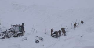 Çığ faciasında kurtarma çalışmaları sürüyor