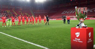 Şampiyon Kara Kartallar'dan ilk açıklamalar