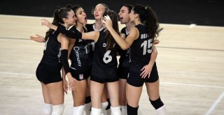 Kadın Voleybol Takımı - İstanbul Bş. Bld.: 1-3