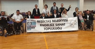 Beşiktaş Belediyesi Engelsiz Sanat Topluluğu 22 madalya kazandı