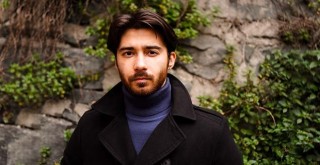 Alican Özcan'dan Erik Satie klasikleri Gnossienne yayında!