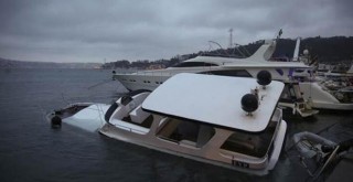 Bebek'te lüks tekne battı