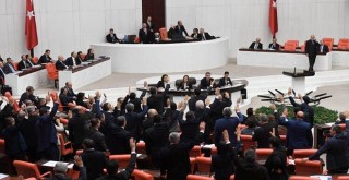 Türkiye Büyük Millet Meclisi'nden tatil iptali