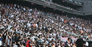 Taraftar Beşiktaş'ın yanında! Biletlerin büyük çoğunluğu tükendi