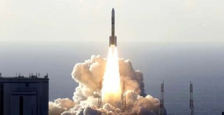 Birleşik Arap Emirlikleri Mars'a gidecek uydusunu fırlattı