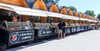 Tadilat sonrası açılan kumpirciler sokağı eskisinden daha gösterişli