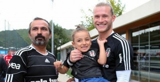 Taylan, Beşiktaş'ı ziyaret etti
