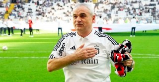 Taraftardan Rıza Çalımbay'a sevgi gösterisi