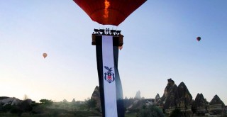 Türkiye’nin dört bir yanında Beşiktaş Bayrakları