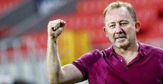 Gençlerle sezonu tamamlamak her teknik adamın yapacağı iş değil