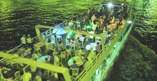 İstanbul Boğazı'ndaki yat partilerinde Korona'ya davetiye