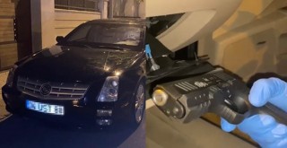 Beşiktaş Emniyeti uygulama sırasında zırhlı araçtaki gizli bölmeyi belirledi