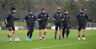 İdmanlar devam ediyor