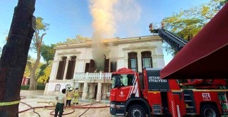 Yıldız Parkı'ndaki Çadır Köşkü'nde yangın!