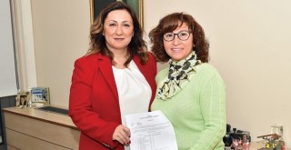 CHP Beşiktaş ilçe Başkanı ve yönetimi mazbatalarını aldı