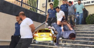 Turistleri dolandırdığı iddia edilen taksiciler adliyeyede