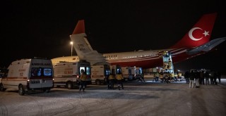 Cumhurbaşkanlığı uçakları da depremzedeler için seferber oldu